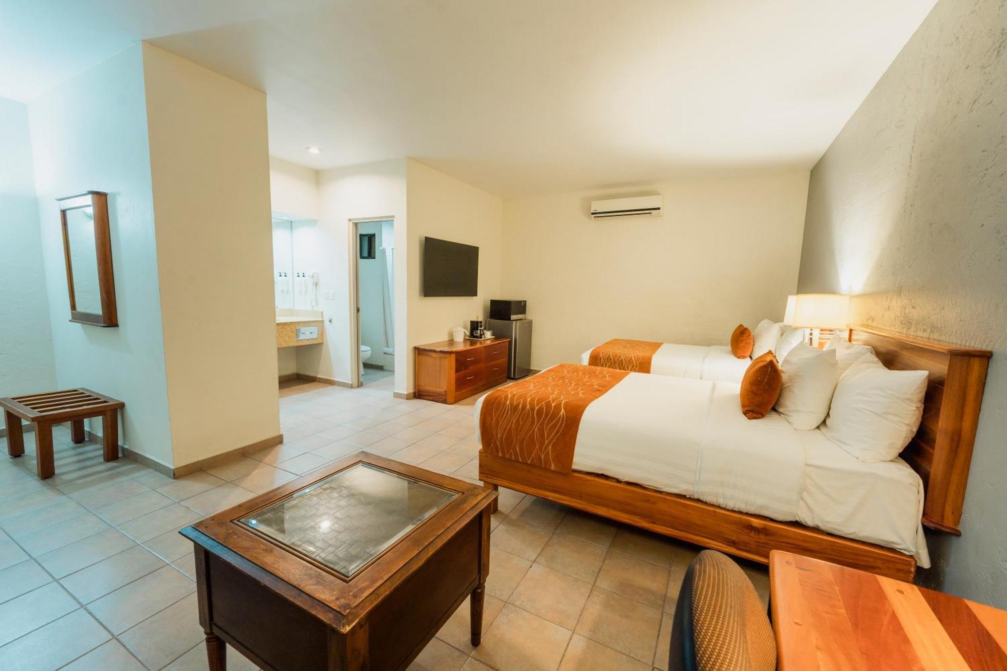 Comfort Inn Tampico Buitenkant foto