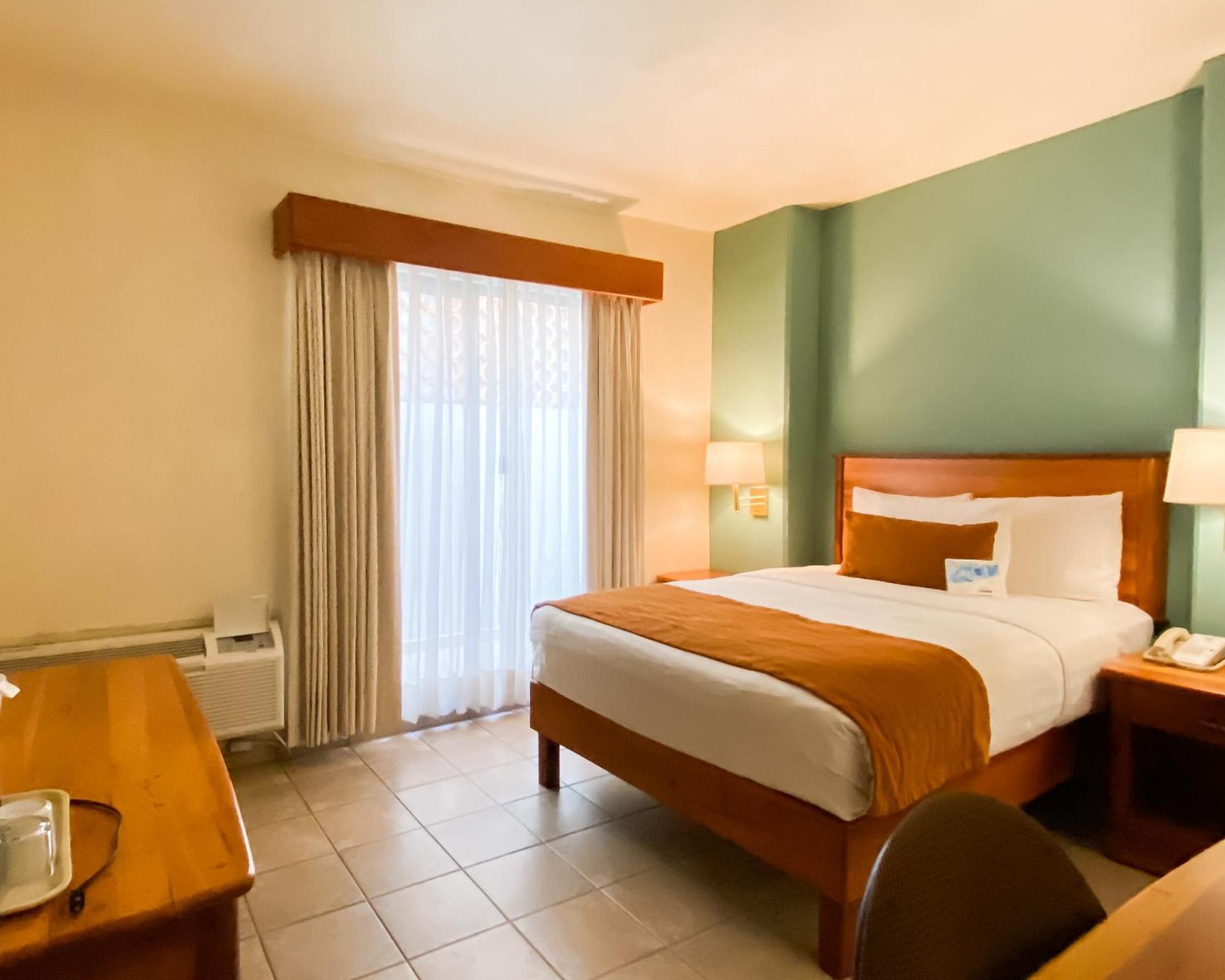 Comfort Inn Tampico Buitenkant foto