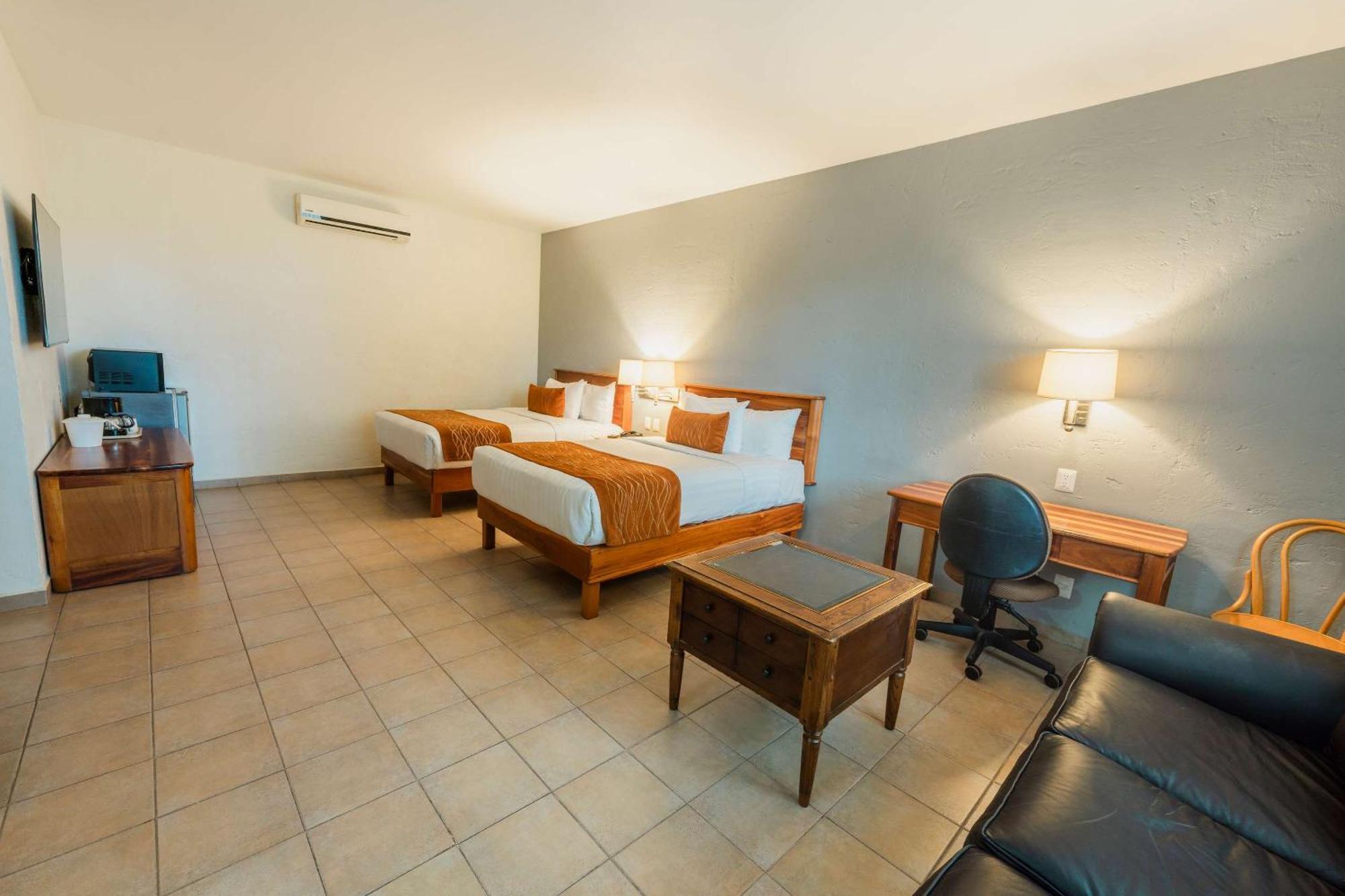 Comfort Inn Tampico Buitenkant foto