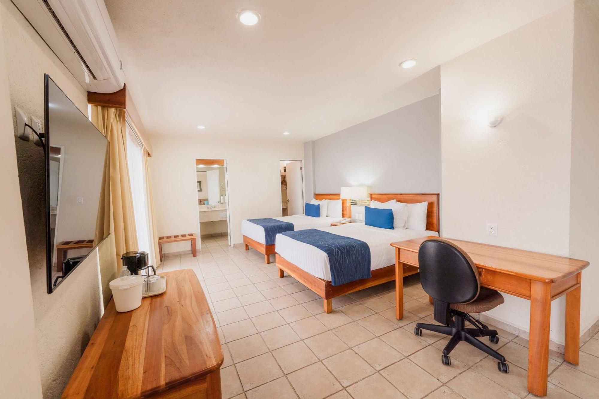 Comfort Inn Tampico Buitenkant foto