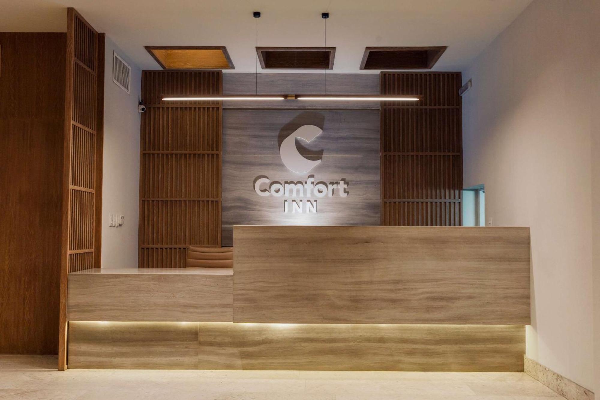 Comfort Inn Tampico Buitenkant foto
